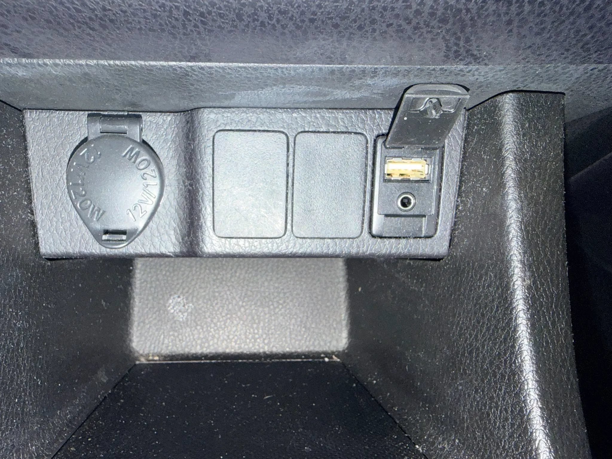 Used 2019 Toyota Corolla LE w/ Carpet Mat Package (TMS) FWD image 15