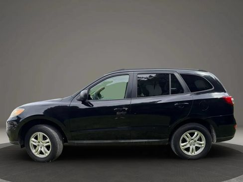 Used 2012 Hyundai Santa Fe GLS FWD image 2