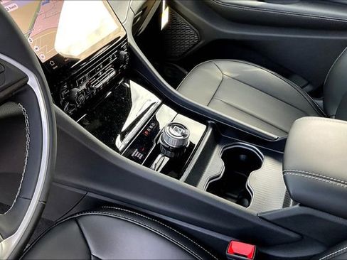 New 2024 Jeep Grand Cherokee L Limited w/ Black Appearance Package image 9