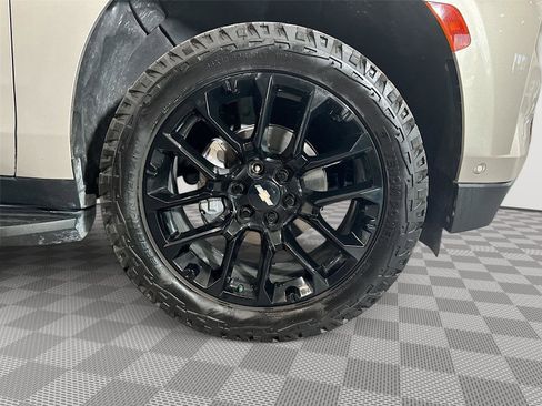 Used 2024 Chevrolet Tahoe High Country w/ Advanced Technology Package AWD/4WD image 39
