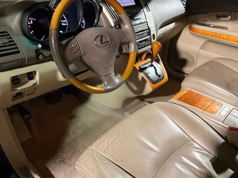 Used 2005 Lexus RX 330 AWD w/ Premium Plus Pkg image 4