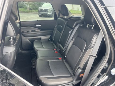 Used 2024 Nissan Pathfinder SL w/ Cargo Package AWD/4WD image 17
