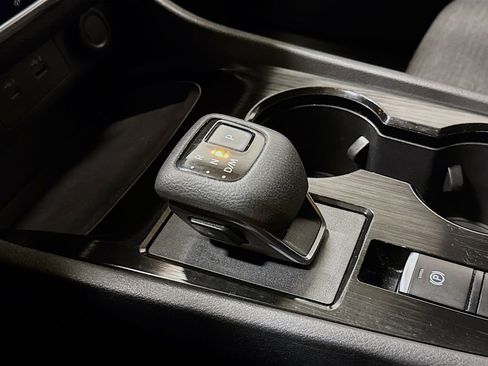 Used 2021 Nissan Rogue SV image 19