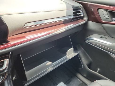 Used 2025 Chevrolet Traverse RS AWD/4WD image 49