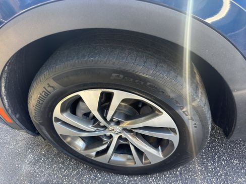 Used 2022 Buick Envision Essence w/ Technology Package I image 3