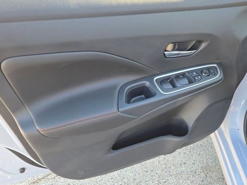 Used 2025 Nissan Versa SR w/ Trunk Package FWD image 18