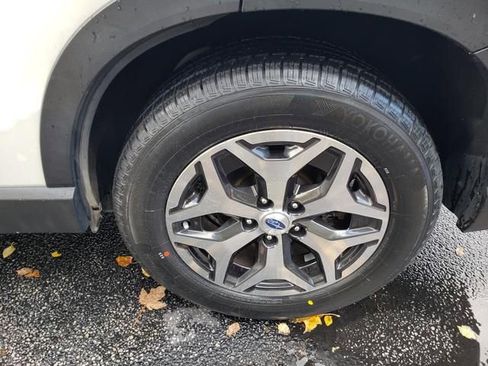 Used 2023 Subaru Forester Premium image 20