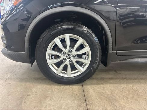 Used 2018 Nissan Rogue SV AWD/4WD image 13