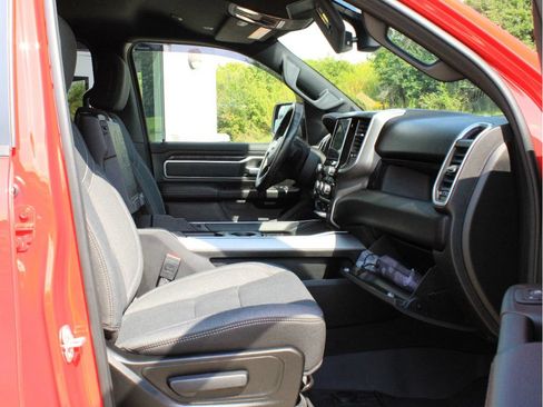 Used 2021 RAM 1500 Big Horn AWD/4WD image 25
