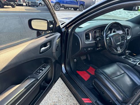 Used 2020 Dodge Charger SXT w/ Leather Interior Group image 10
