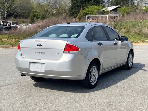 Used 2010 Ford Focus SE FWD image 21