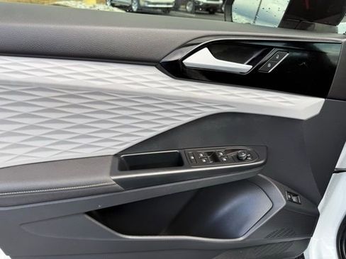 Used 2024 Volkswagen Taos S image 10