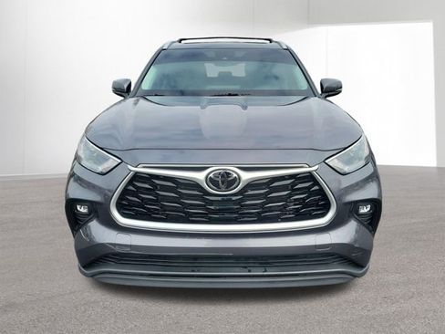 Used 2023 Toyota Highlander XLE image 17