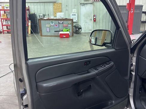 Used 2004 GMC Sierra 1500 SLE w/ Light Duty Power Package image 15