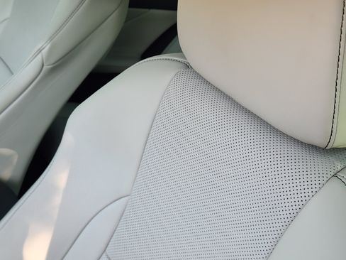Used 2014 Lexus IS 250 w/ F-Sport Package RWD image 18