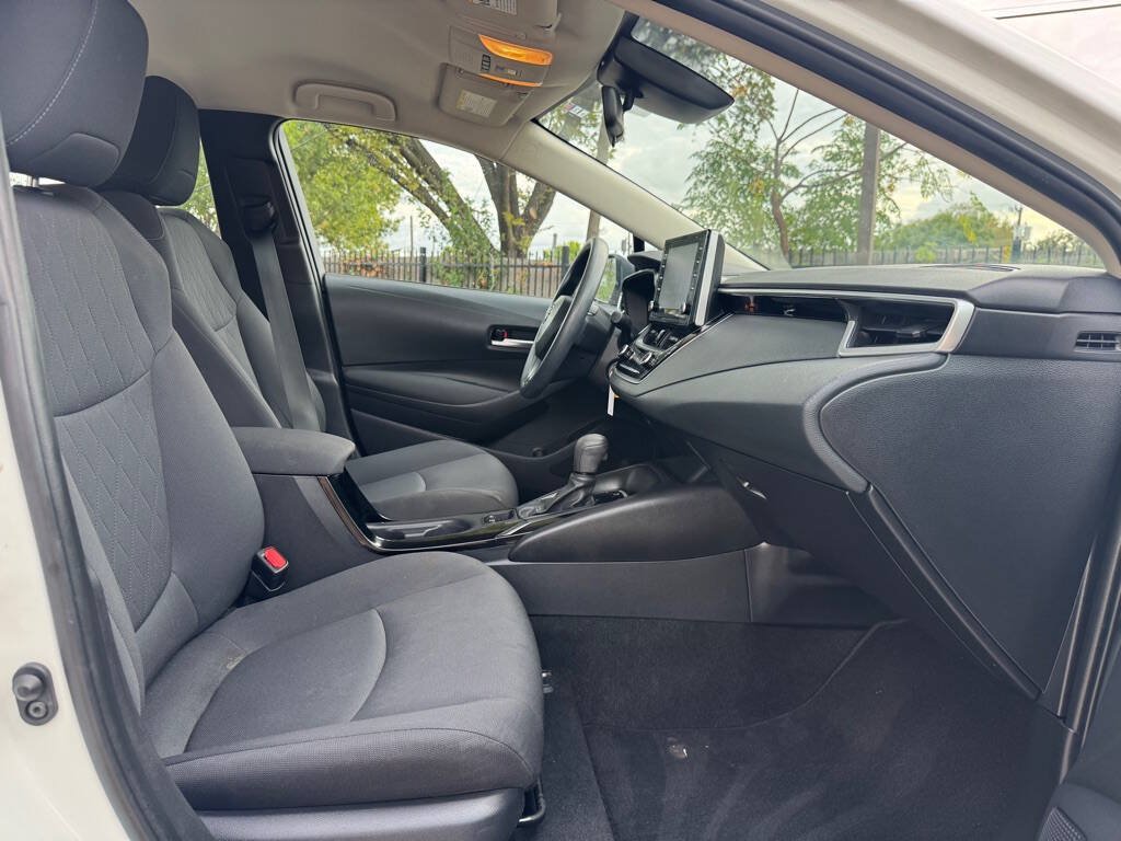 Used 2021 Toyota Corolla LE w/ Carpet Mat Package (TMS) FWD image 30