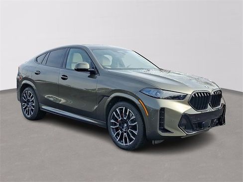 Used 2025 BMW X6 xDrive40i w/ Executive Package image 3