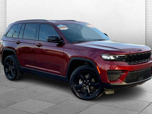 Used 2023 Jeep Grand Cherokee Altitude AWD/4WD image 1