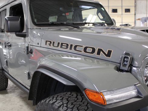 Used 2022 Jeep Wrangler Unlimited Rubicon w/ Xtreme Recon 35" Tire Package AWD/4WD image 13