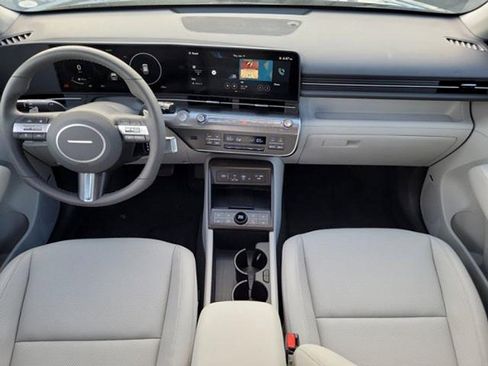 Used 2024 Hyundai Kona Limited FWD image 11
