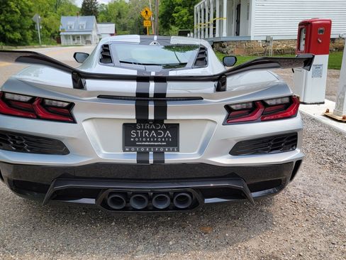 Used 2023 Chevrolet Corvette Z06 w/ Stealth Interior Trim Package RWD image 21