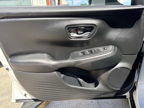 Used 2023 Honda HR-V EX-L image 18