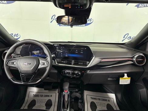 New 2025 Chevrolet Trax RS w/ Sunroof Package image 2