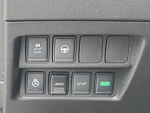 Used 2020 Nissan Rogue Sport SL AWD/4WD image 26