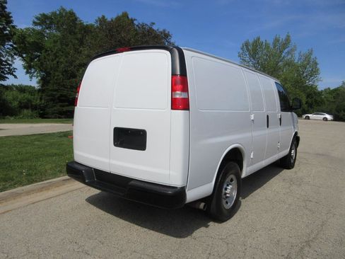 Used 2019 Chevrolet Express 2500 w/ Driver Convenience Package RWD image 9