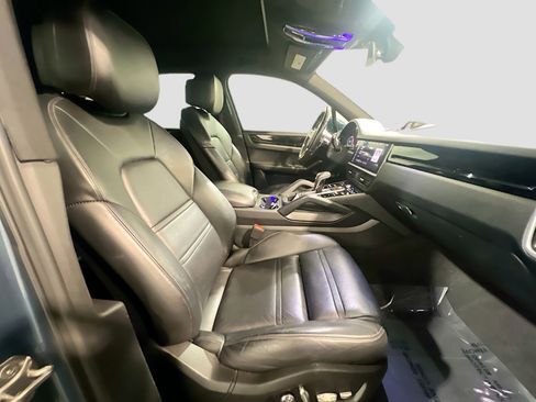 Used 2019 Porsche Cayenne image 23