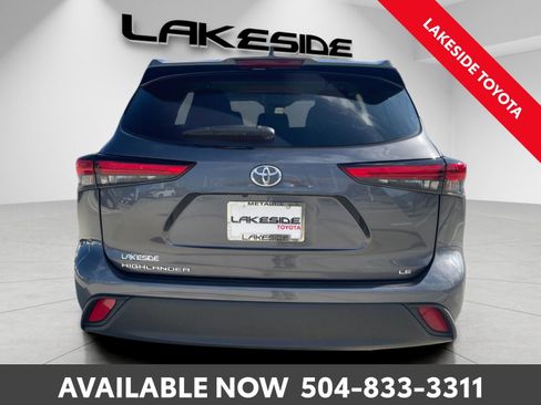 Used 2023 Toyota Highlander LE image 5