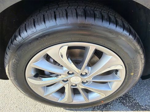 Used 2023 Buick Encore GX Essence w/ Experience Buick Package image 11