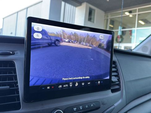 Used 2022 Ford Transit 350 XLT image 18