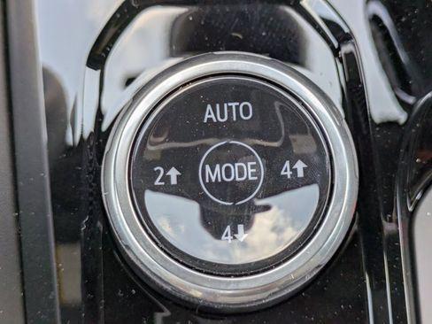 New 2025 Chevrolet Colorado ZR2 w/ Midnight Edition image 21