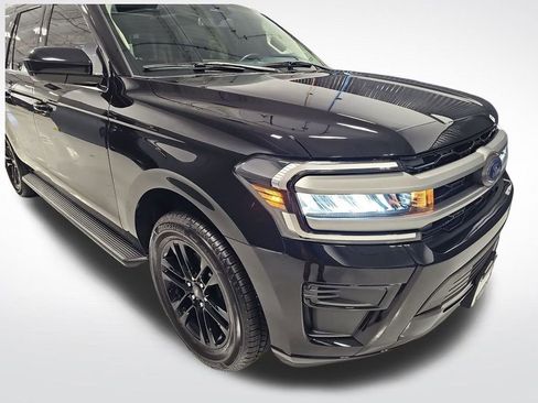 Used 2024 Ford Expedition Max XLT image 10