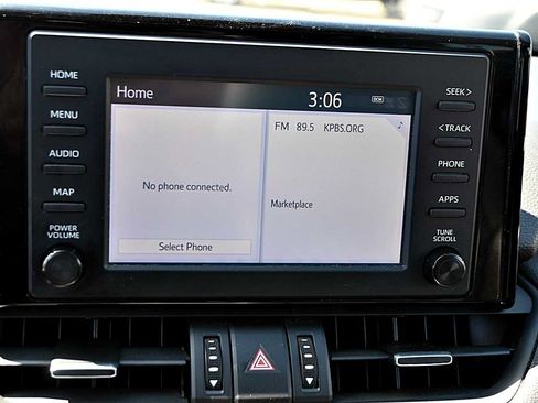 Used 2019 Toyota RAV4 XLE Premium w/ Carpet Mat Package FWD image 25
