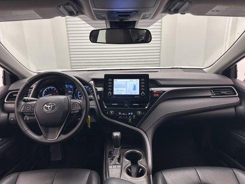 Used 2022 Toyota Camry SE image 17