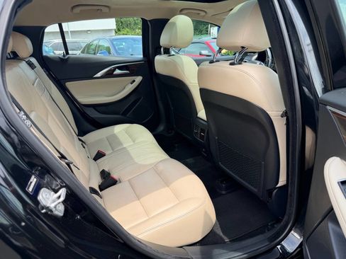 Used 2017 INFINITI QX30 Premium w/ Navigation Package AWD/4WD image 12