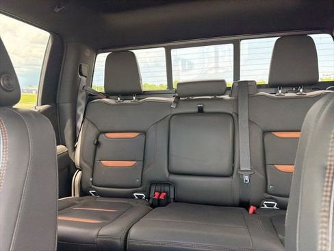 Used 2020 GMC Sierra 1500 AT4 w/ AT4 Premium Package AWD/4WD image 17