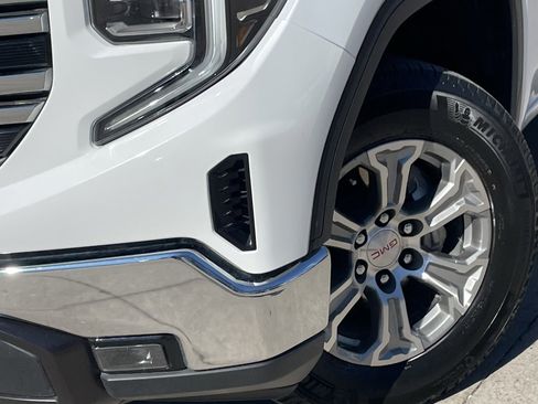 Certified 2025 GMC Sierra 1500 SLT image 8
