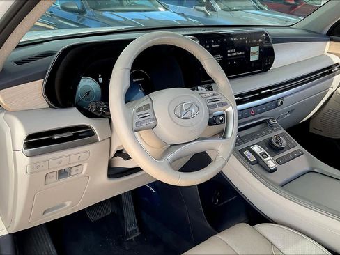 Used 2025 Hyundai Palisade Limited AWD/4WD image 18