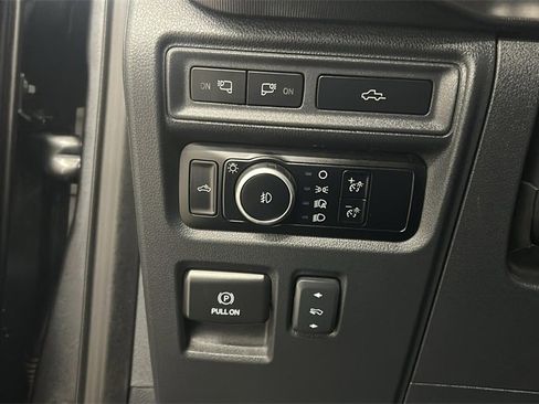 Used 2023 Ford F150 Platinum image 25