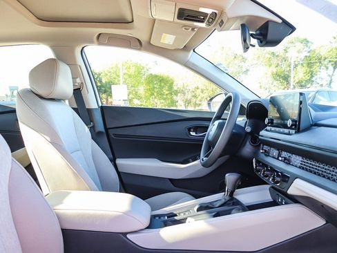 Certified 2025 Honda Accord SE image 17