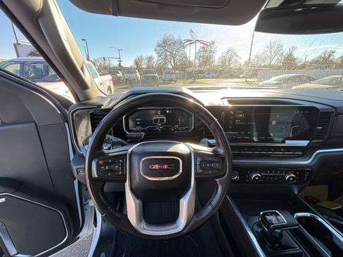 Used 2023 GMC Sierra 1500 SLT w/ SLT Convenience Package image 17
