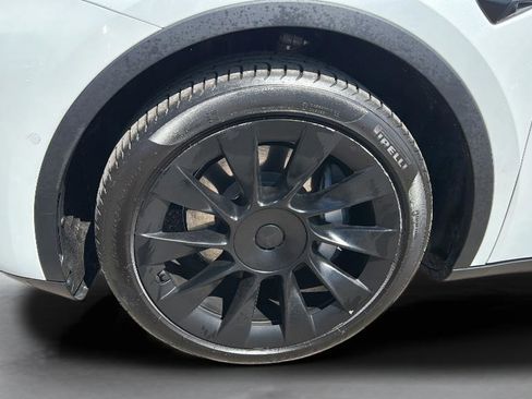 Used 2021 Tesla Model Y Long Range AWD/4WD image 20