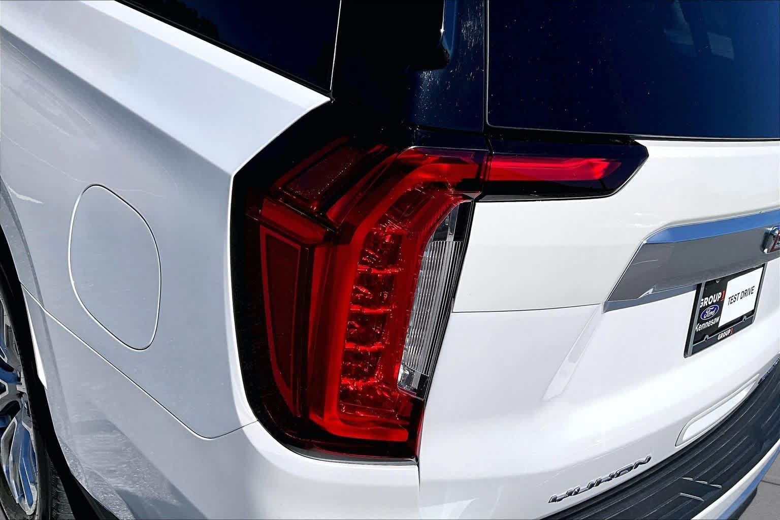 Used 2024 GMC Yukon Denali w/ Advanced Technology Package AWD/4WD image 28