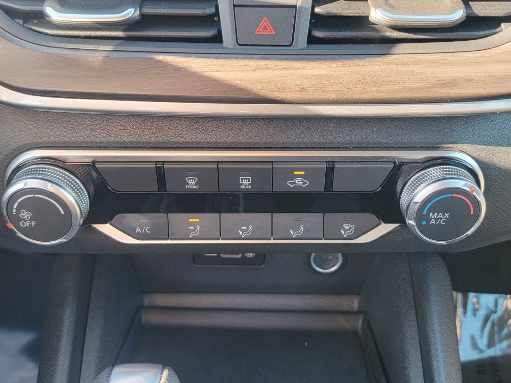 Used 2025 Nissan Altima 2.5 SV FWD image 25