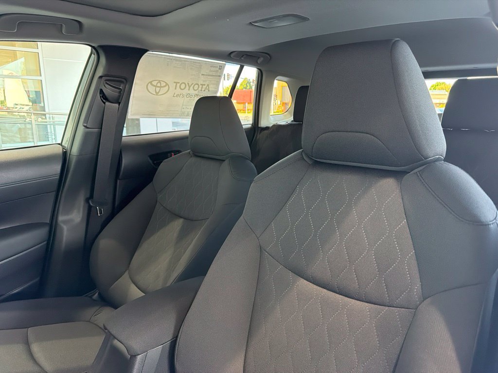 New 2026 Toyota Corolla Cross LE w/ Moonroof Package FWD image 18
