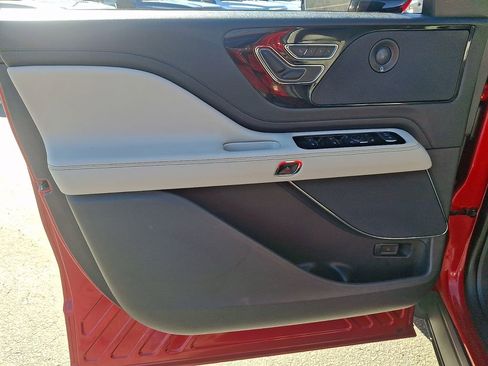Used 2025 Lincoln Aviator Reserve w/ Illumination Package RWD image 12