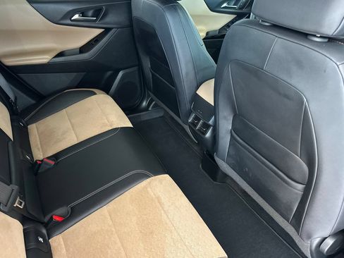 Used 2025 Chevrolet Equinox ACTIV FWD image 19